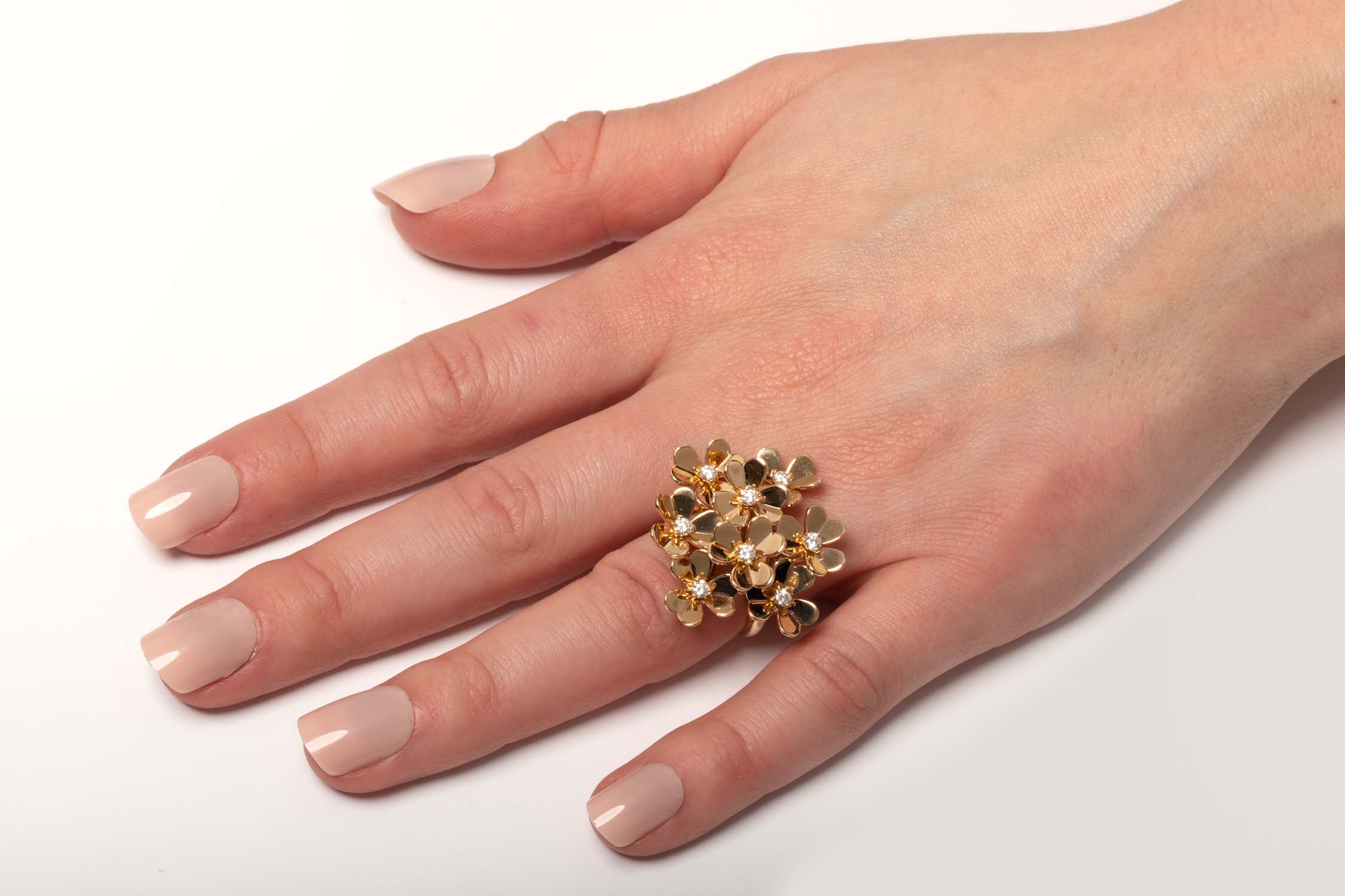 Van Cleef & Arpels Frivole 8 Flower Ring | Farringdons Jewellery